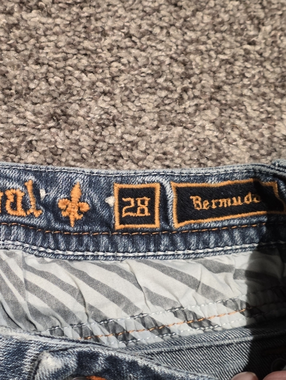 ROCK REVIVAL Lowrise Nancy Bermuda Shorts in Blue Size 28 - Picture 4 of 8